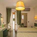 Hotel Kyrton 3*