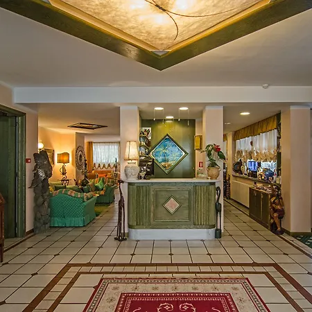 Kyrton Hotel 3*