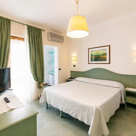 Kyrton Otel 3*