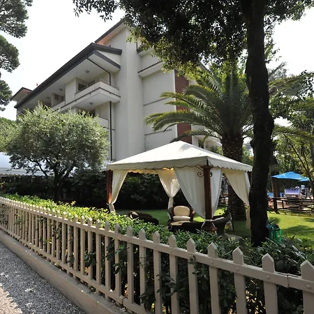 Kyrton Forte dei Marmi