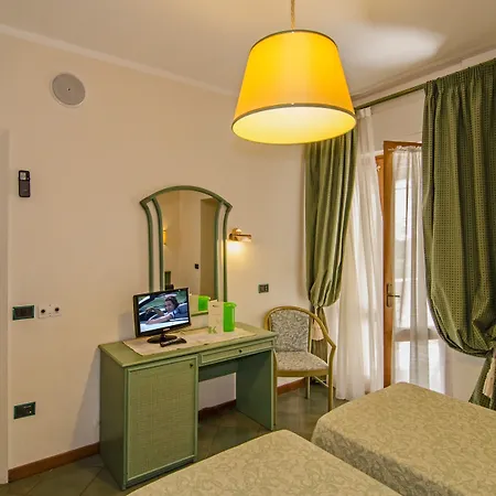 Kyrton Hotel 3*