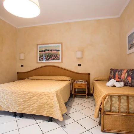 Kyrton Hotel 3*